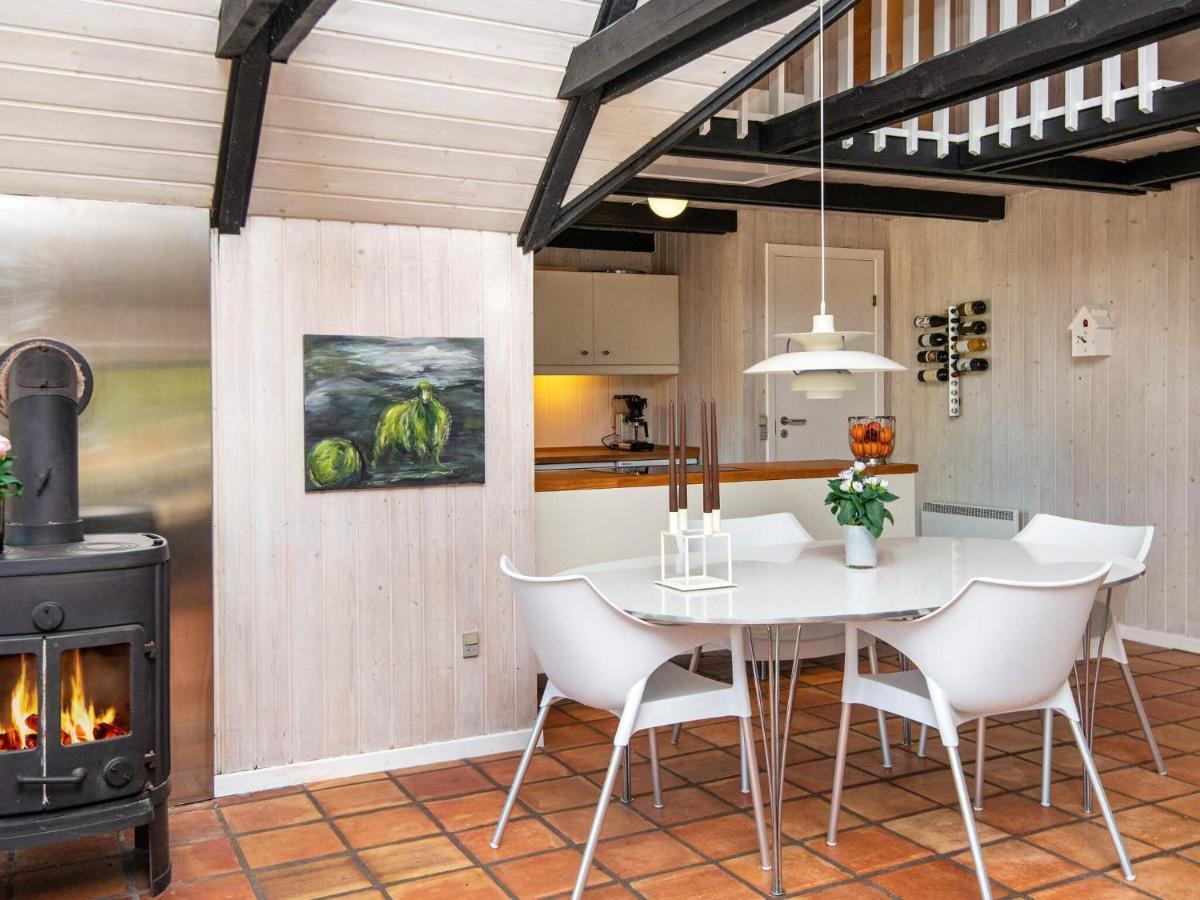 7 Person Holiday Home In R M Vesterhede Esterno foto
